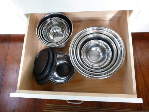nested mixing bowls