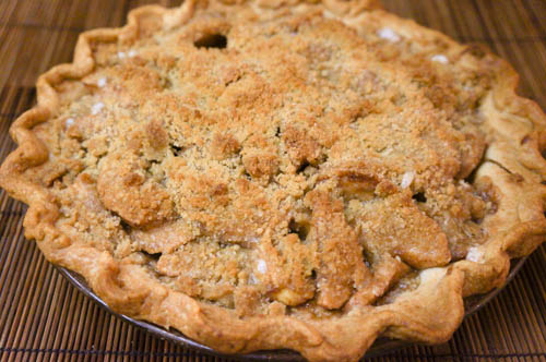 apple pie with crumb topping