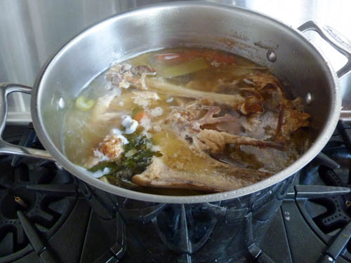 simmering turkey stock
