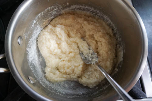 cooking macaroon dough
