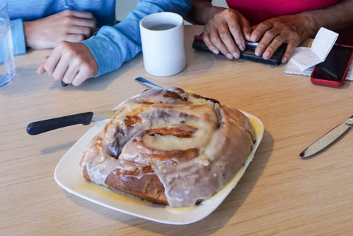 red rock cafe cinnamon roll